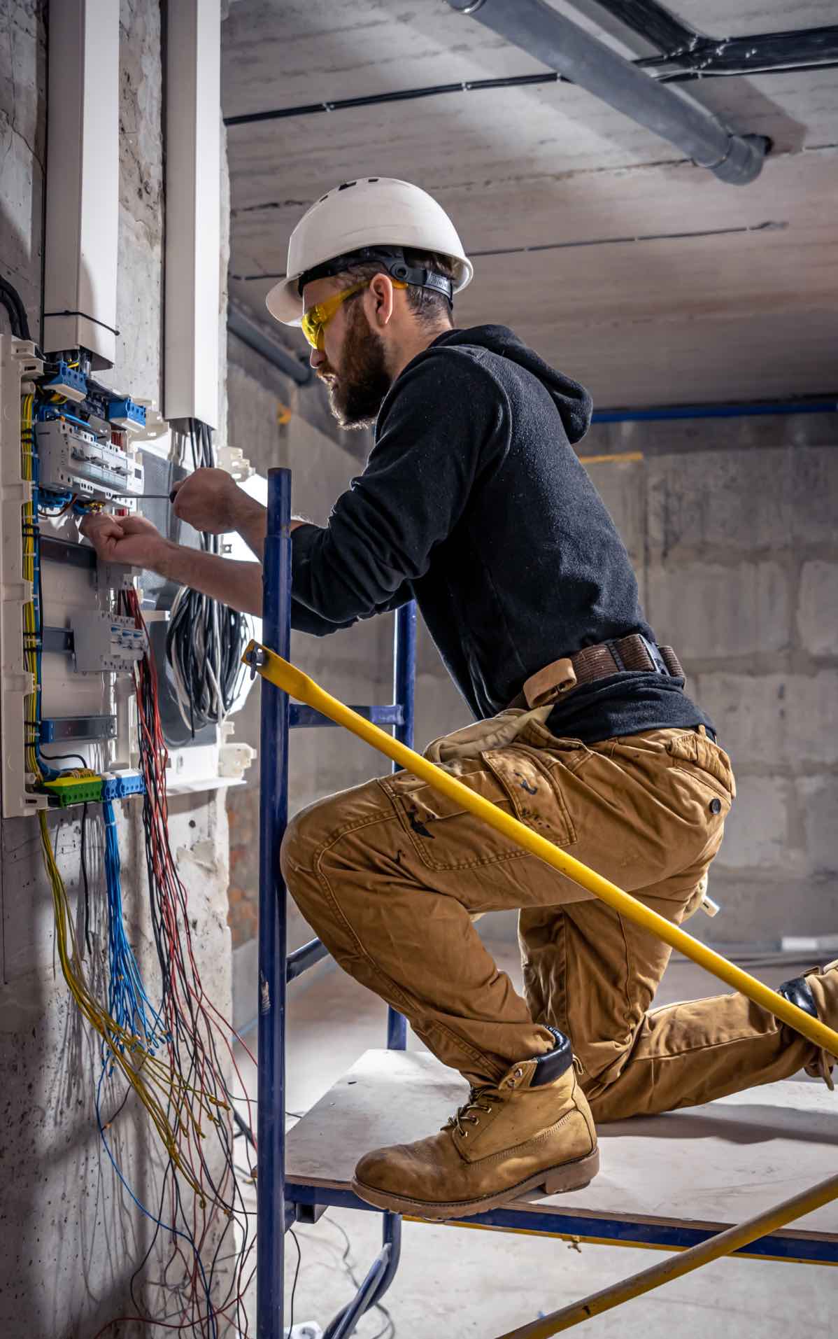 industrial-electrician-qualities